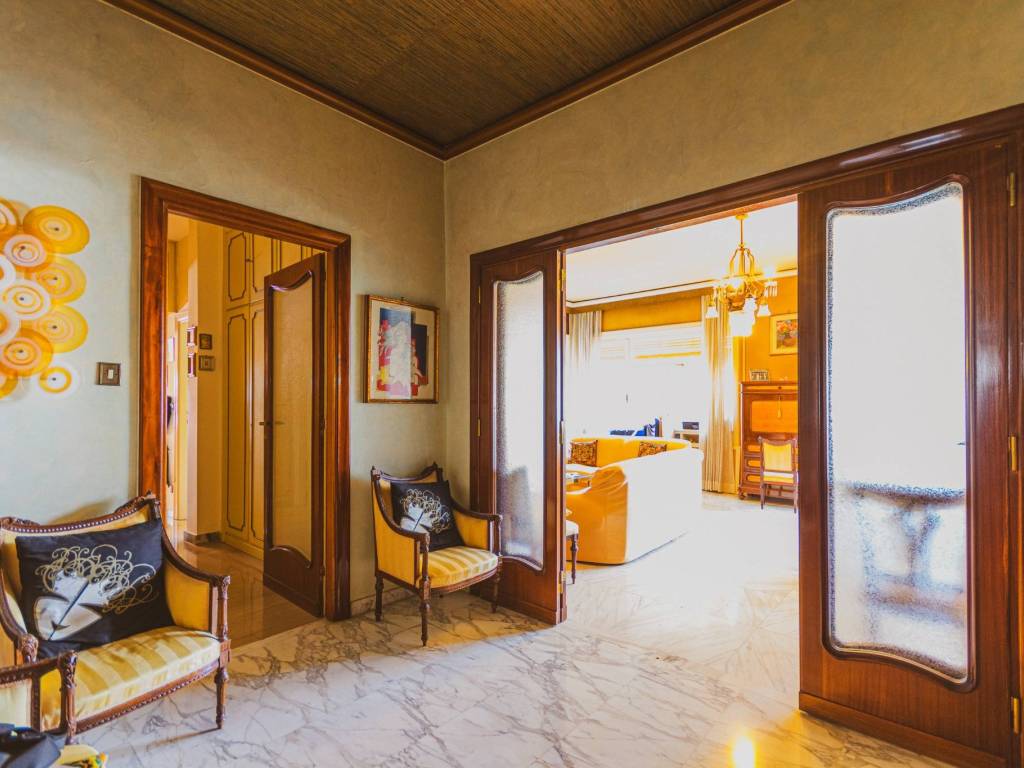 appartamento in vendita a Roma in zona Tomba di Nerone