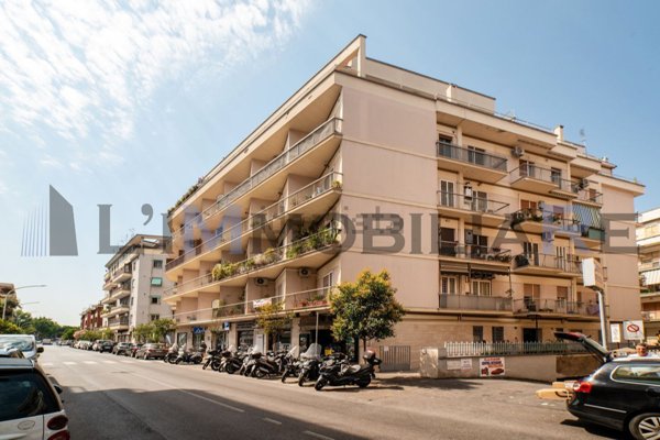 appartamento in vendita a Roma in zona Gianicolense