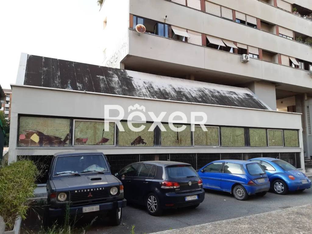 ufficio in vendita a Roma in zona Spinaceto