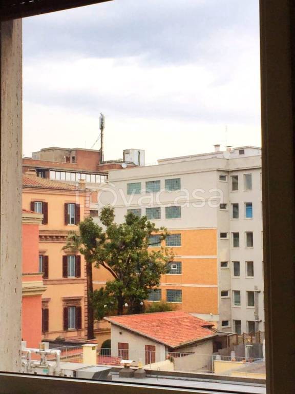 quadrivano in vendita a Roma in zona Castro Pretorio