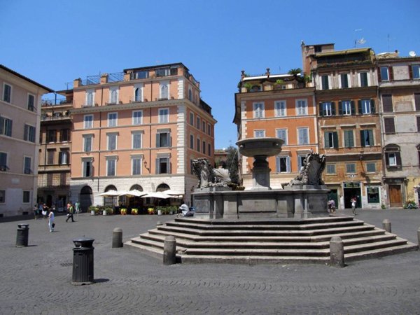 negozio in vendita a Roma in zona Trastevere