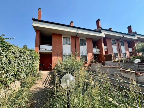 casa indipendente in vendita a Roma in zona Lunghezza