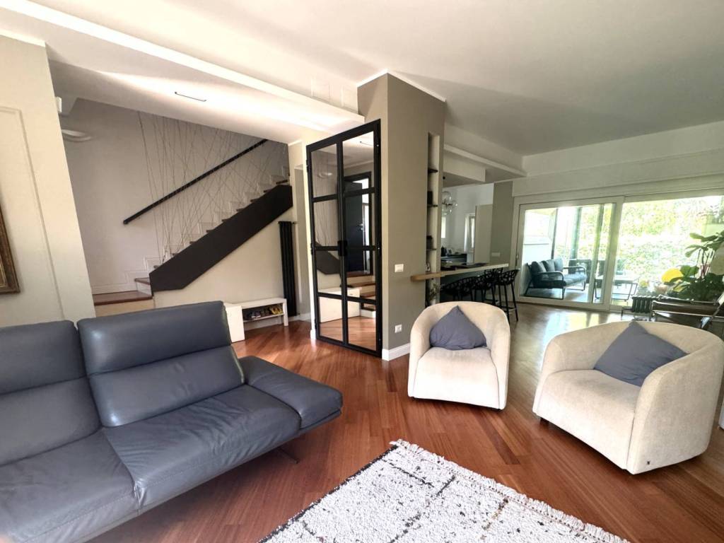 casa indipendente in vendita a Roma in zona Infernetto
