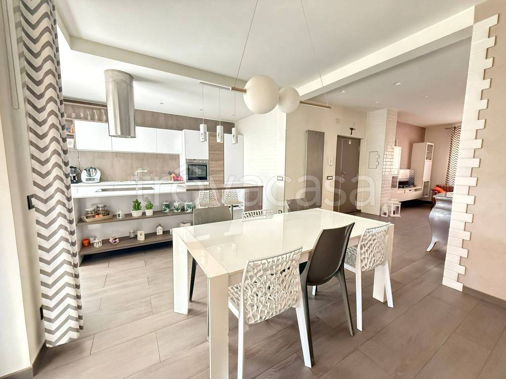 appartamento in vendita a Roma in zona Prenestino-Centocelle