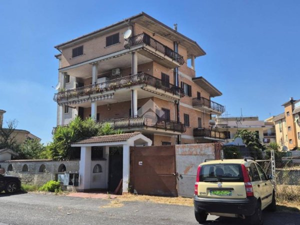 appartamento in vendita a Roma in zona Romanina