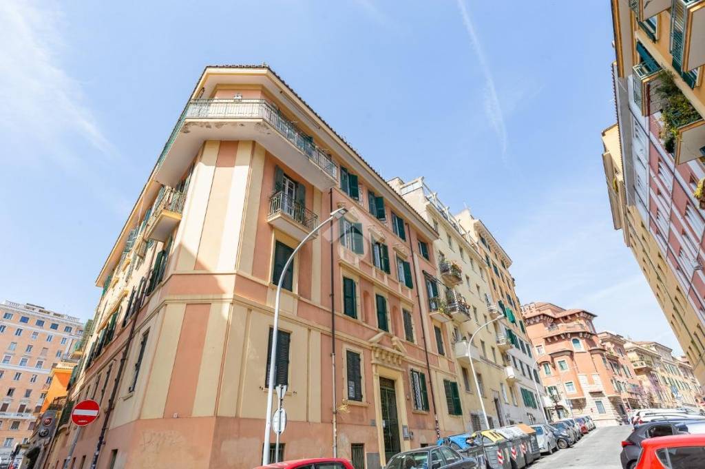 appartamento in vendita a Roma in zona Appio Latino