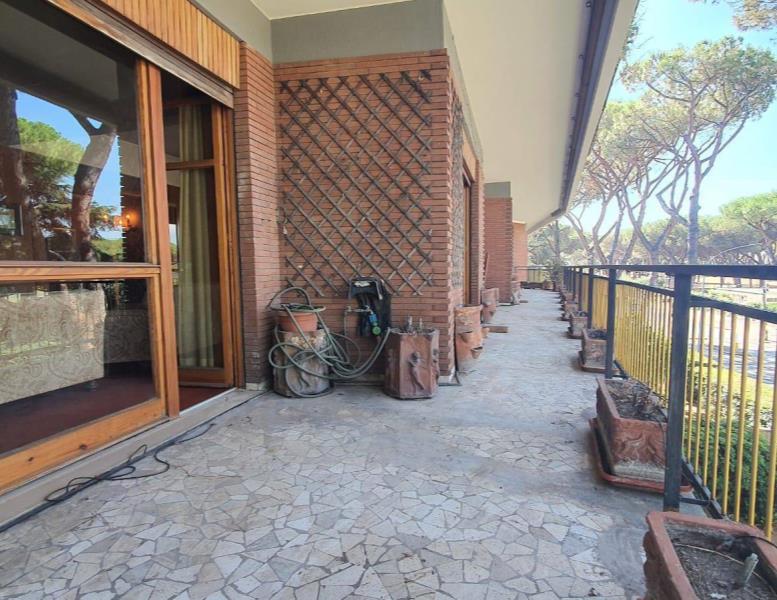 appartamento in vendita a Roma in zona Appio Claudio