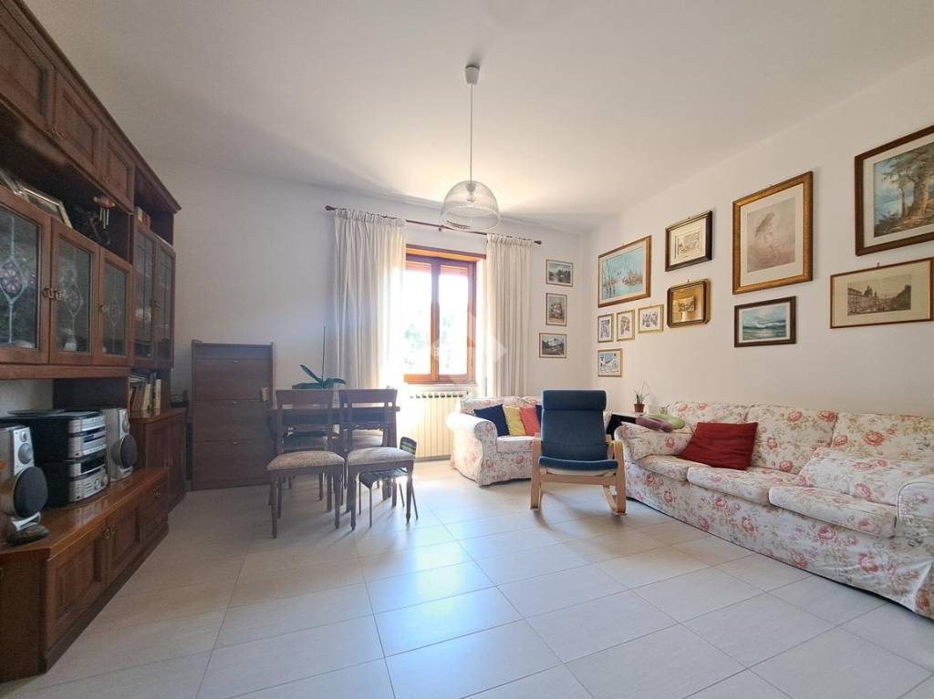 appartamento in vendita a Roma in zona San Basilio
