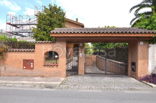 casa indipendente in vendita a Roma in zona Axa