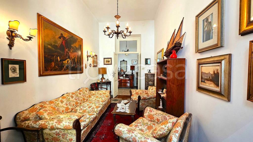 appartamento in vendita a Roma in zona Ludovisi/Sallustiano