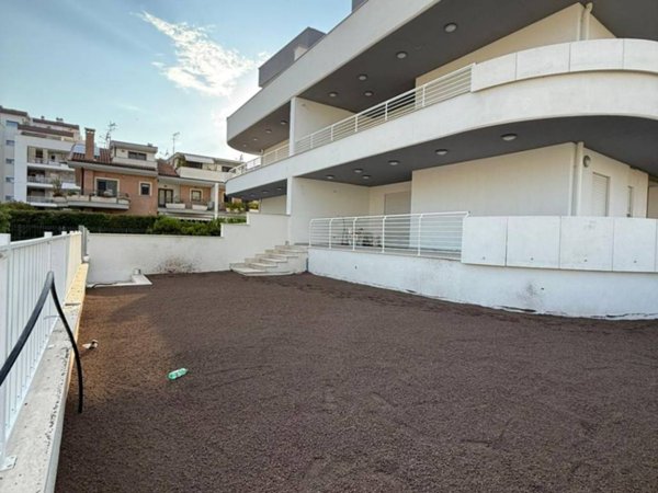 appartamento in vendita a Roma in zona Mezzocammino