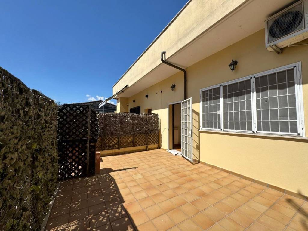 appartamento in vendita a Roma in zona Acilia