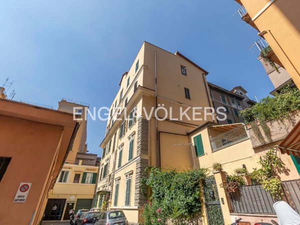 appartamento in vendita a Roma in zona Rione Monti/Campitelli