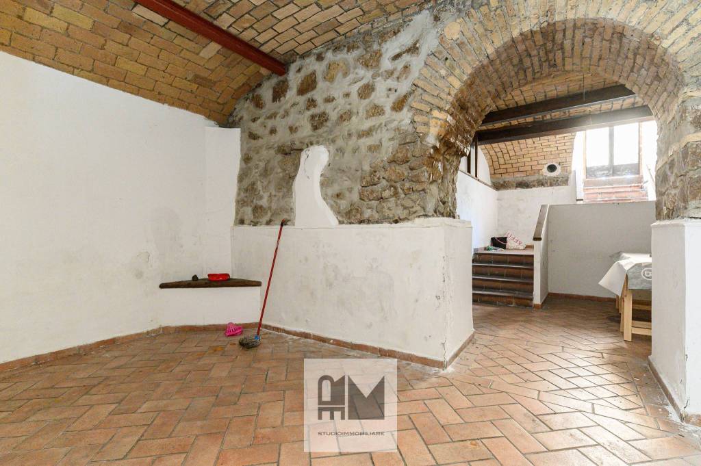 negozio in vendita a Roma in zona Rione Prati