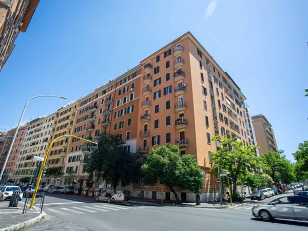 appartamento in vendita a Roma in zona Appio Latino
