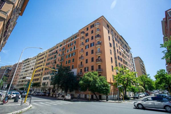 appartamento in vendita a Roma in zona Appio Latino