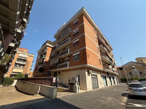 appartamento in vendita a Roma in zona Ostia