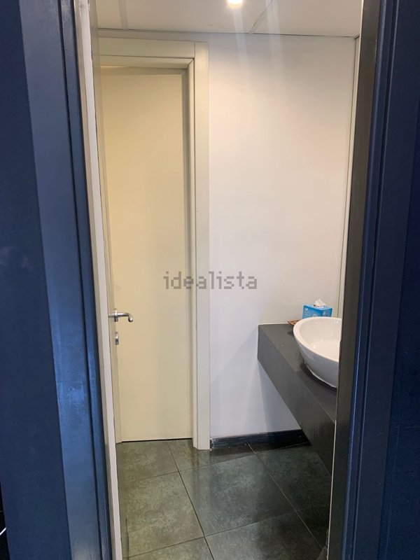 negozio in vendita a Roma in zona Tor di Quinto
