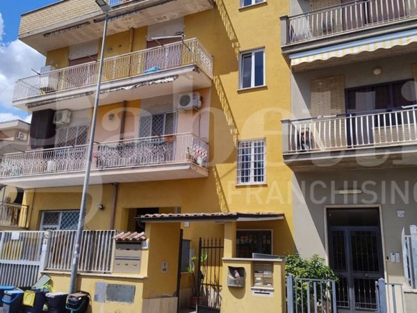 appartamento in vendita a Roma in zona Finocchio