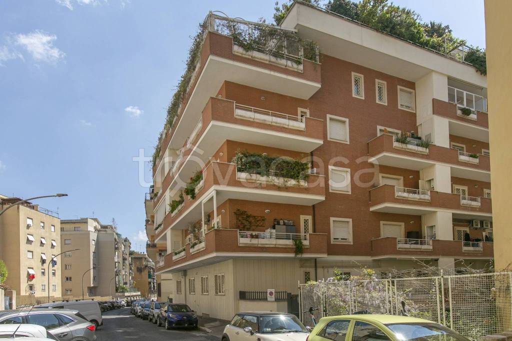 appartamento in vendita a Roma in zona Ponte Mammolo