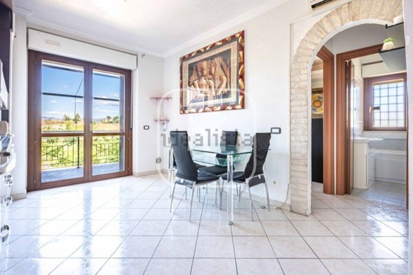 appartamento in vendita a Roma in zona Lunghezza