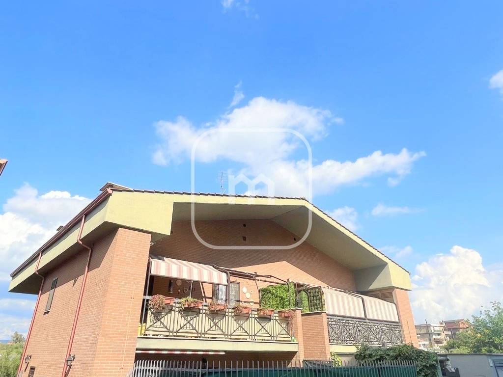 appartamento in vendita a Roma in zona Castelverde