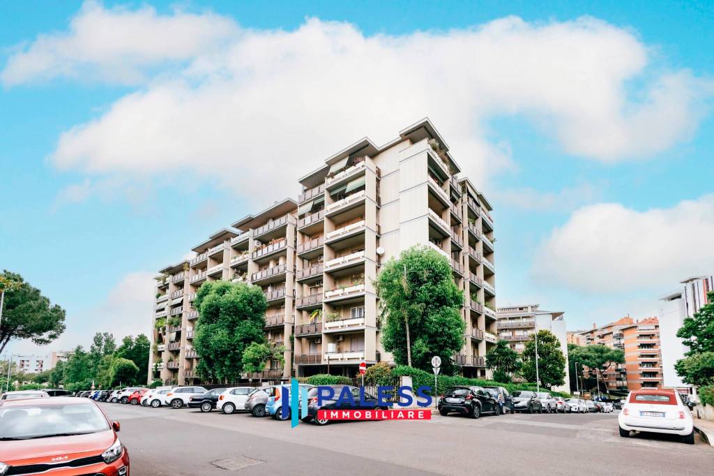appartamento in vendita a Roma in zona Ostiense
