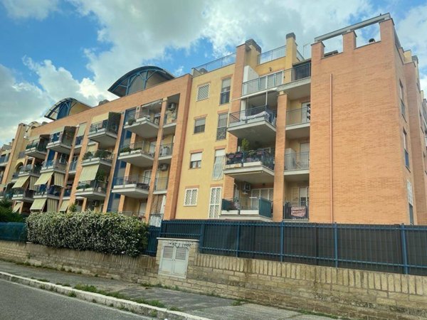 appartamento in vendita a Roma in zona Castelverde