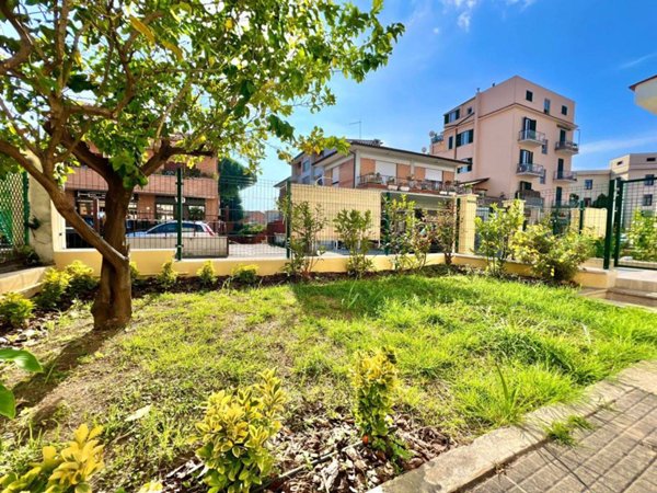 appartamento in vendita a Roma in zona Torrevecchia