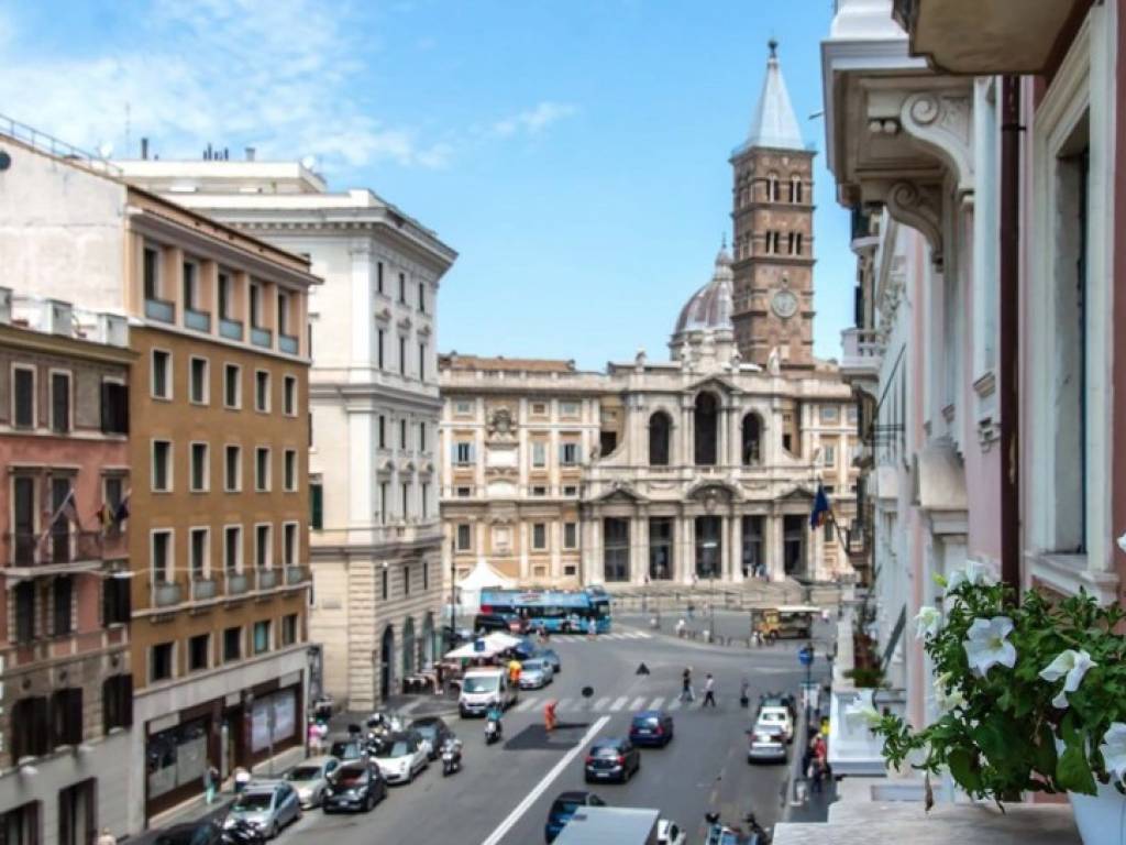 appartamento in vendita a Roma in zona Esquilino