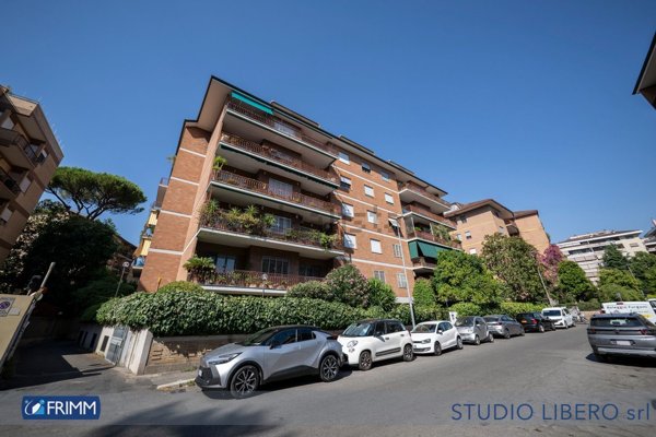 appartamento in vendita a Roma in zona Vigna Murata