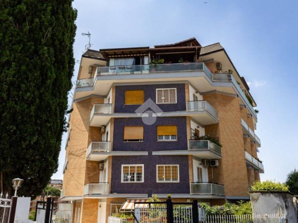 appartamento in vendita a Roma in zona Primavalle