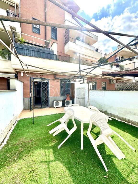 appartamento in vendita a Roma in zona Infernetto