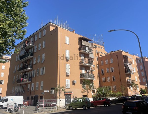 appartamento in vendita a Roma in zona Monte Sacro/Talenti