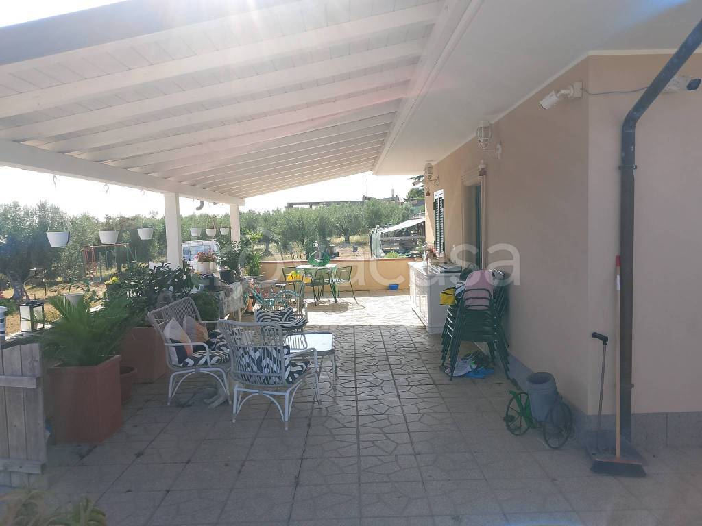 casa indipendente in vendita a Roma in zona Falcognana