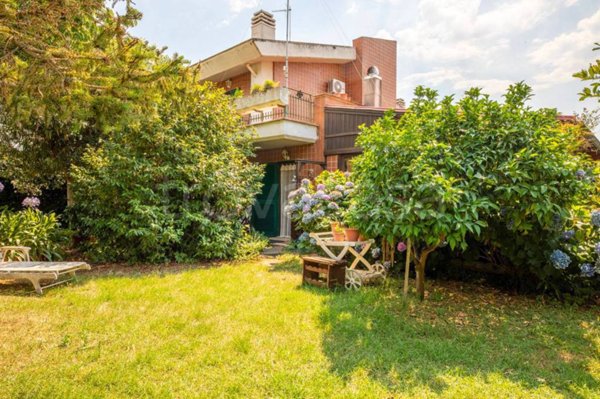 casa indipendente in vendita a Roma in zona Monte Sacro/Talenti