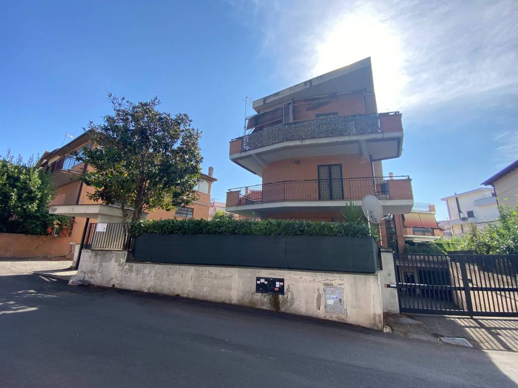 appartamento in vendita a Roma in zona Casalotti