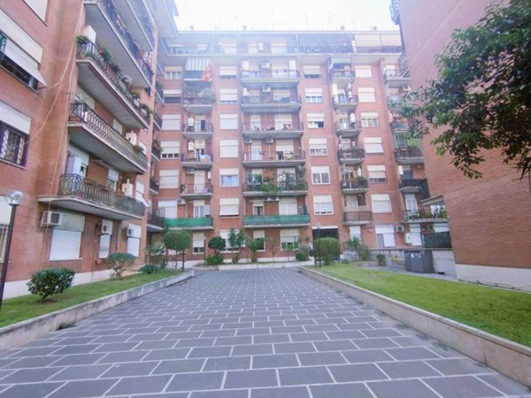 appartamento in vendita a Roma in zona Cinecittà