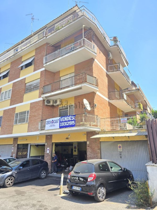 appartamento in vendita a Roma in zona Prenestino-Centocelle