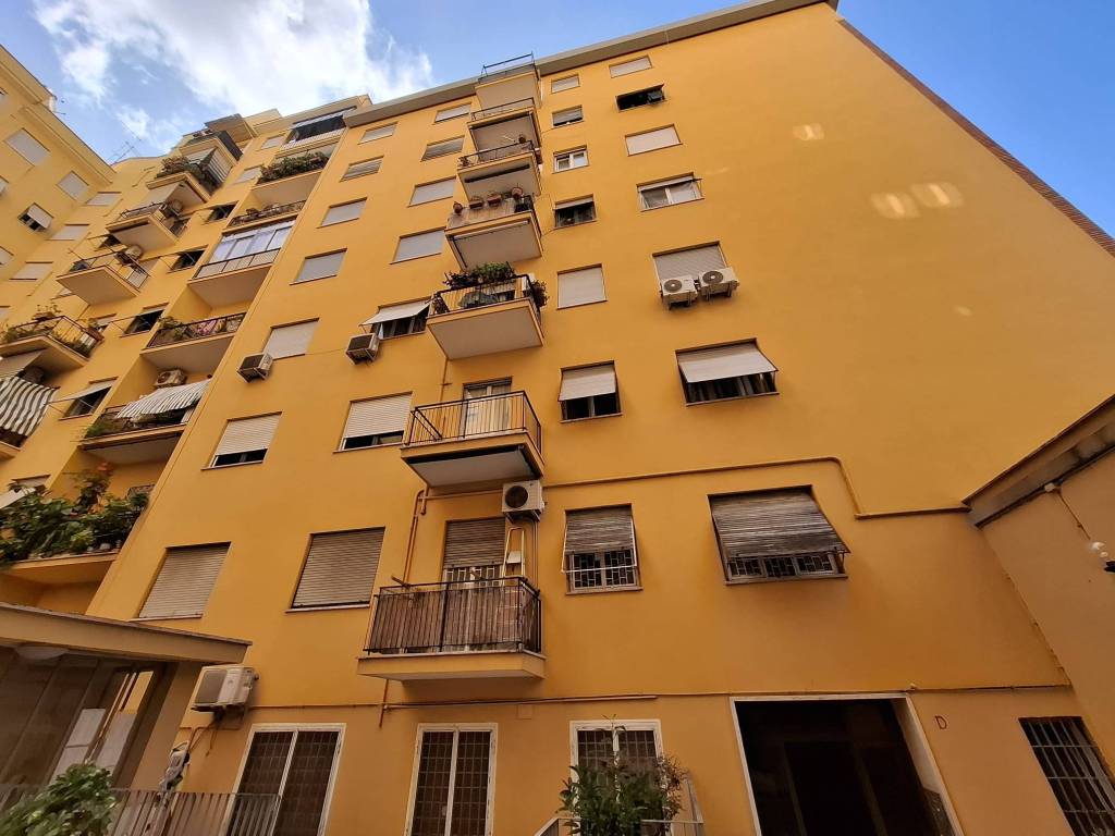 appartamento in vendita a Roma in zona Appio Latino