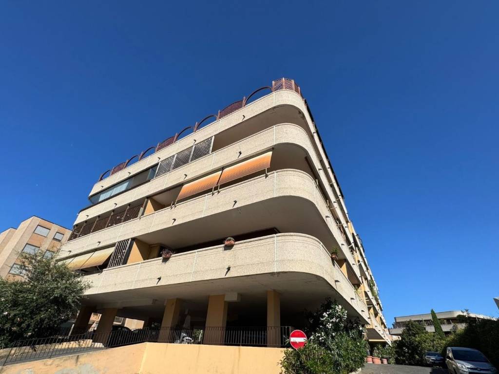 appartamento in vendita a Roma in zona Acilia