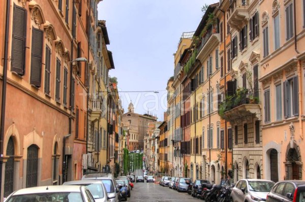 negozio in vendita a Roma in zona Rione Monti/Campitelli