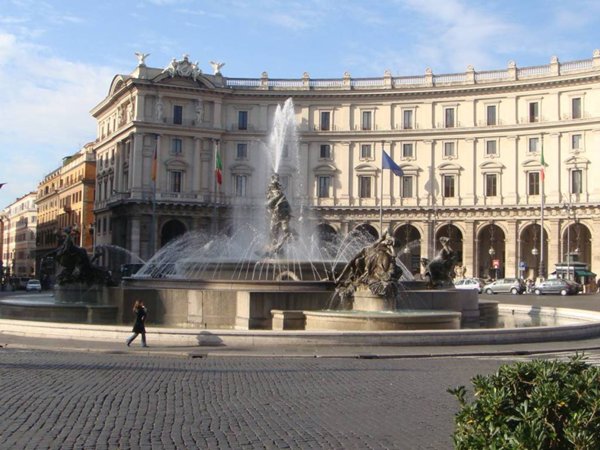 intera palazzina in vendita a Roma in zona Castro Pretorio
