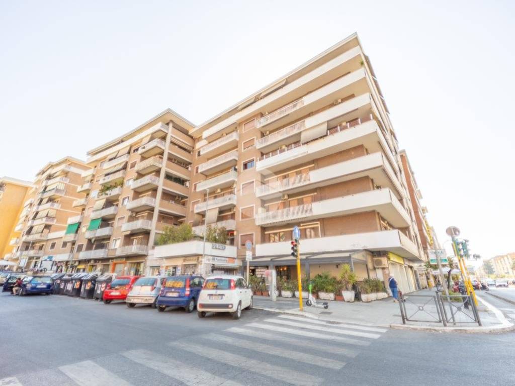 appartamento in vendita a Roma in zona Tuscolano