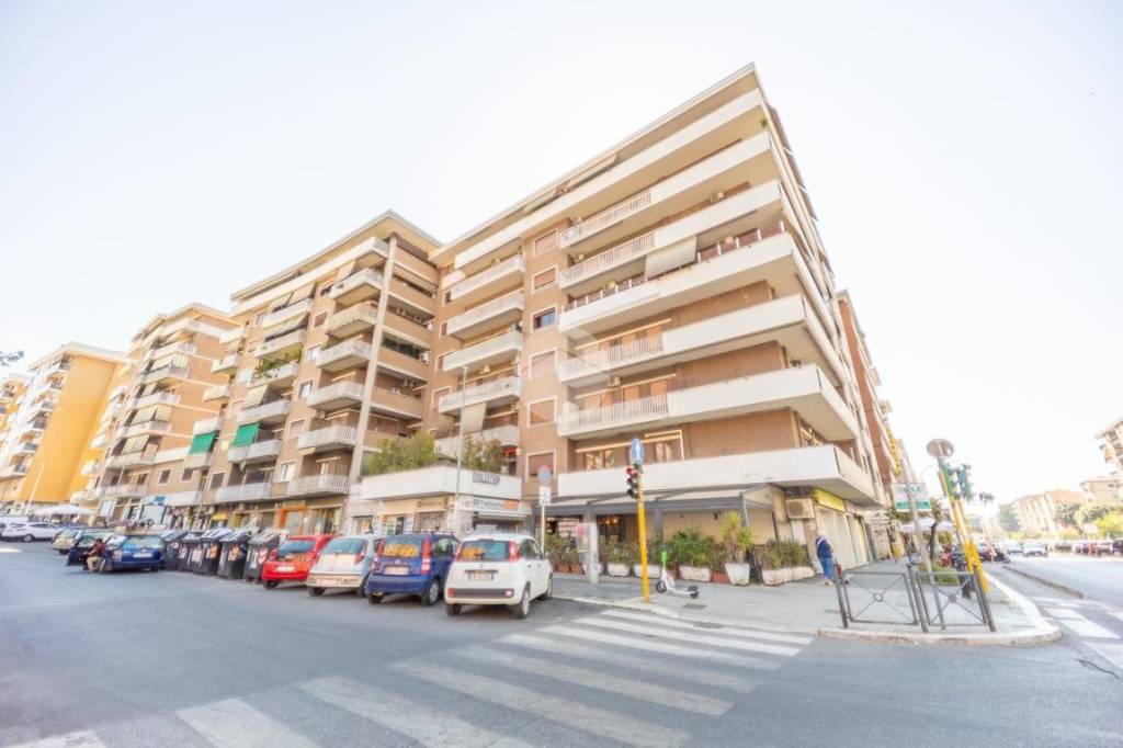 appartamento in vendita a Roma in zona Tuscolano
