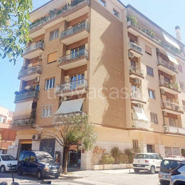 appartamento in vendita a Roma in zona Gianicolense