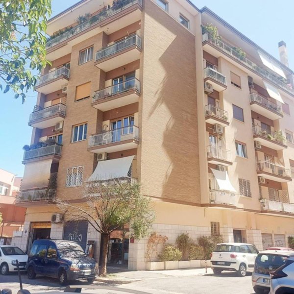 appartamento in vendita a Roma in zona Gianicolense