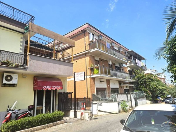 appartamento in vendita a Roma in zona Tor Bella Monaca