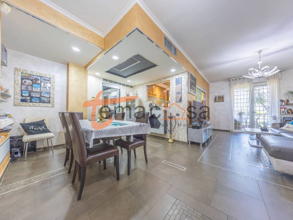 appartamento in vendita a Roma in zona Finocchio