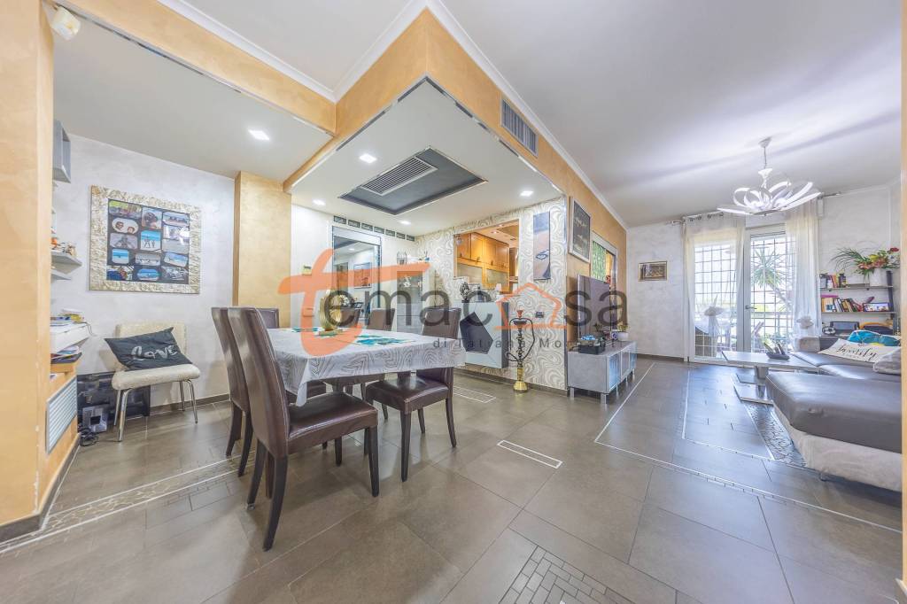 appartamento in vendita a Roma in zona Finocchio